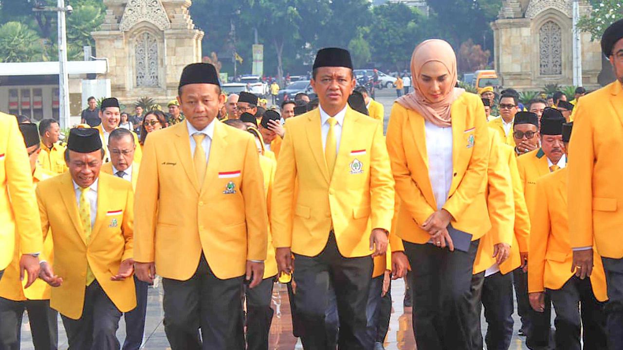 FOTO: Bahlil Lahadalia Pimpin Ziarah TMP Kalibata di HUT ke-61 Partai Golkar
