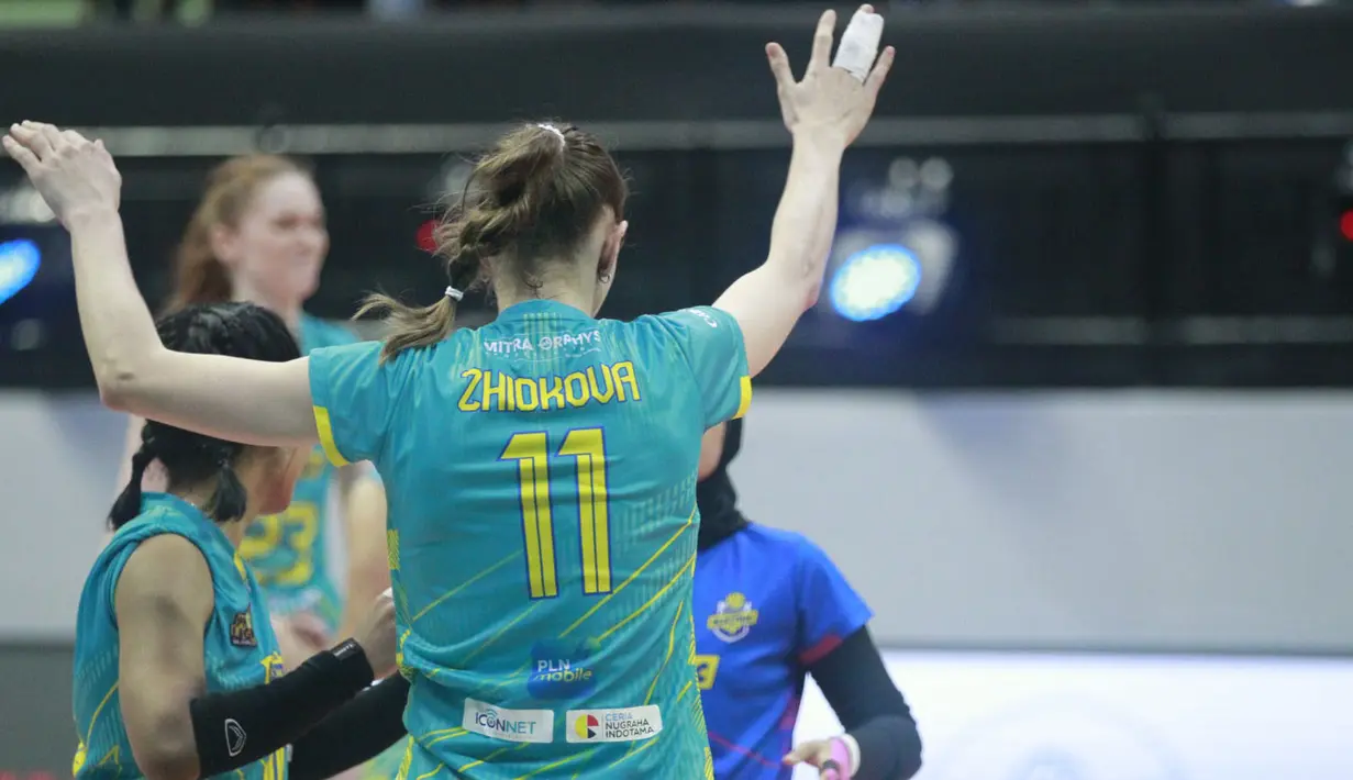 <p>Selebrasi para pemain Jakarta Electric PLN, Katerina Zhidkova dkk setelah mencetak angka saat menghadapi Jakarta Pertamina Enduro pada laga putaran pertama Final Four PLN Mobile Proliga 2024 di GOR Bung Tomo, Surabaya, Sabtu (6/7/2024). Jakarta Electric PLN menang 3-1 (25-23, 11-25, 25-21 dan 25-21). (Dok. PBVSI)</p>