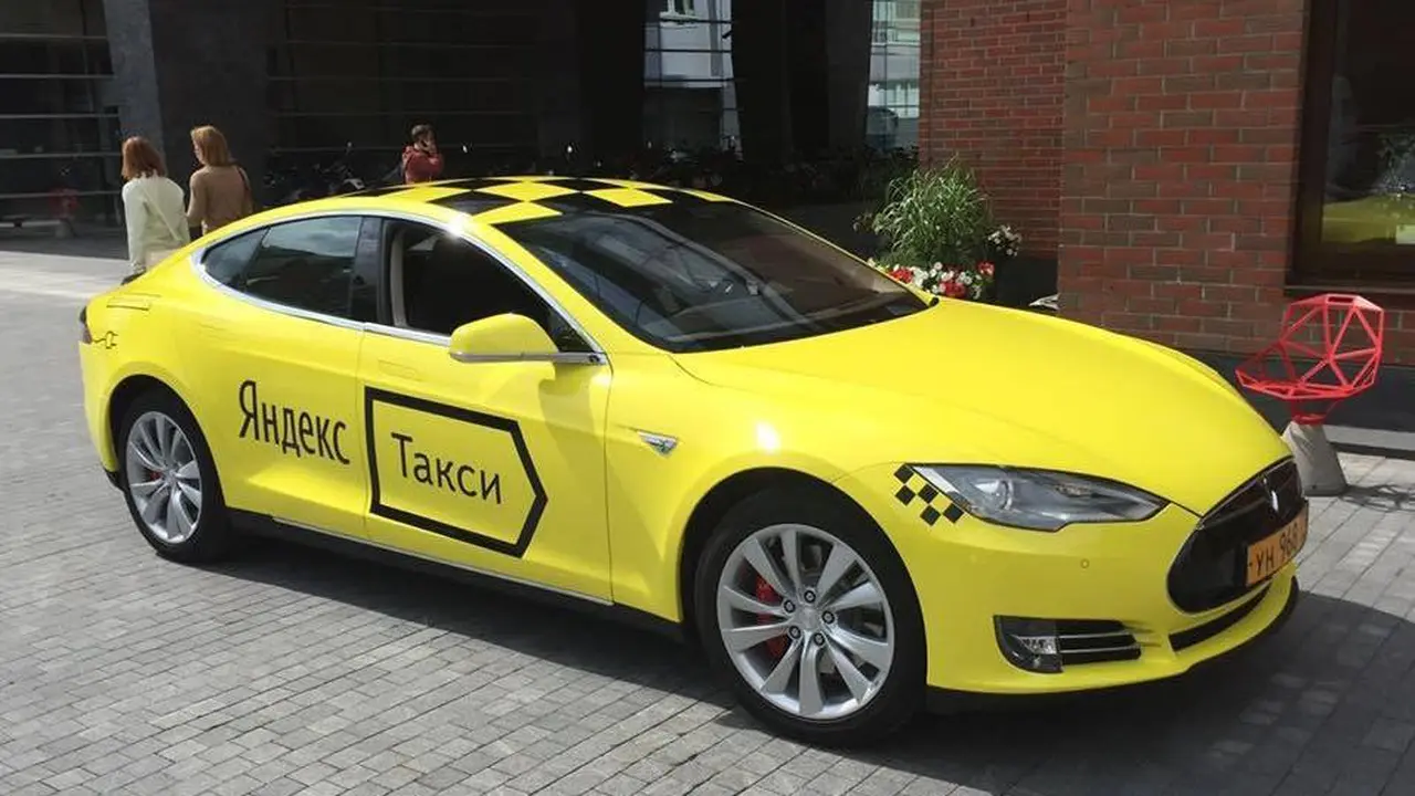 Tesla Model S Disulap Jadi Taksi