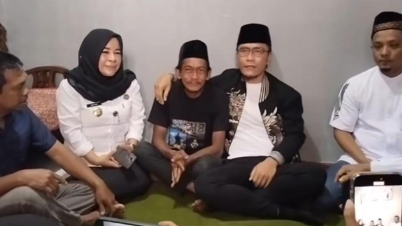 Dihina Gus Miftah, Ustaz Fakhrurrazi Siap Berangkatkan Umrah Penjual Es Teh Viral