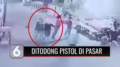 Ngeri banget, gegara tak menemukan seseorang, sejumlah pria menganiaya tukang parkir di Bekasi dan menodongkan pistol.
