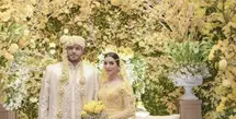 Tasya Farasya mengunggah foto kilas balik pernikahannya. Bisa dilihat jika ia tampil luar biasa dengan parade gaun dan kebaya yang dikenakannya. [Foto: Instagram/ Tasya Farasya]