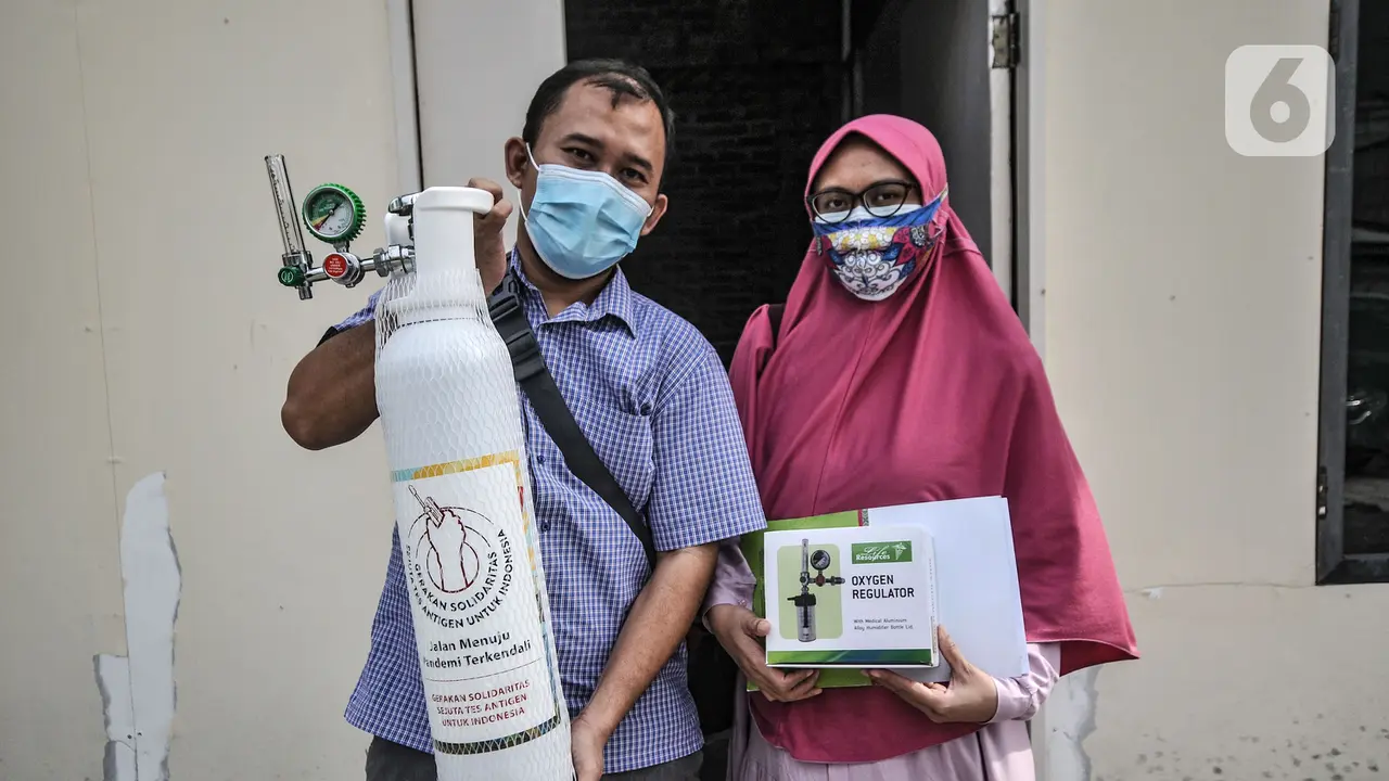 FOTO: Aksi Solidaritas Pinjam Tabung Oksigen Gratis untuk Pasien COVID-19