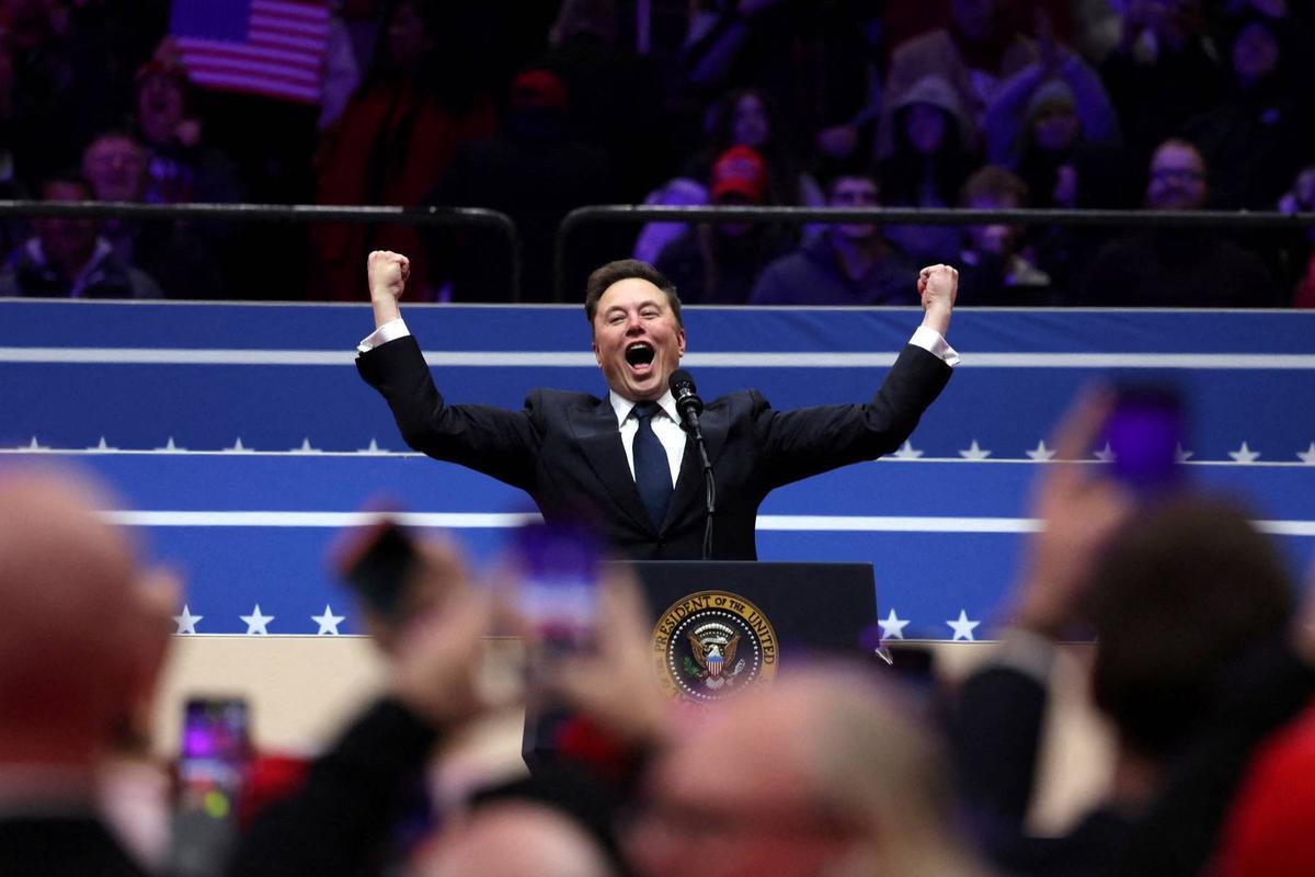 Gaya Elon Musk diduga hormat Nazi saat rayakan pelantikan Donald Trump