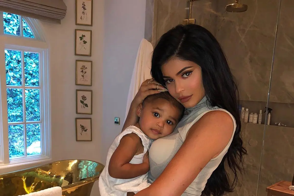FOTO: Gemasnya Putri dari Kylie Jenner, Stormi Webster