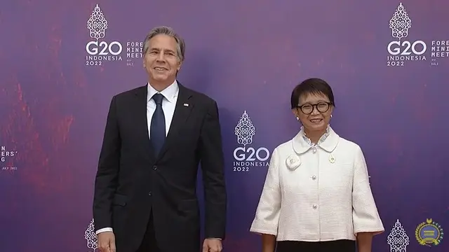 Menlu RI Retno Marsudi dan Menlu AS Antony Blinken di KTT Menlu G20 di Nusa Dua, Bali. (Dok YouTube MOFA RI)