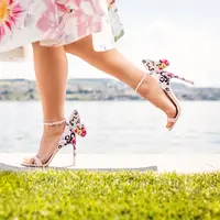 Punya tubuh mungil? sima sepatu apa yang sebaiknya dihindari. (Foto: Unsplash)