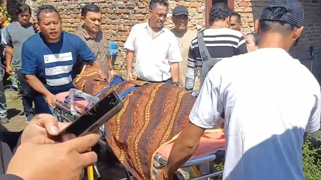 Evakuasi jasad korban