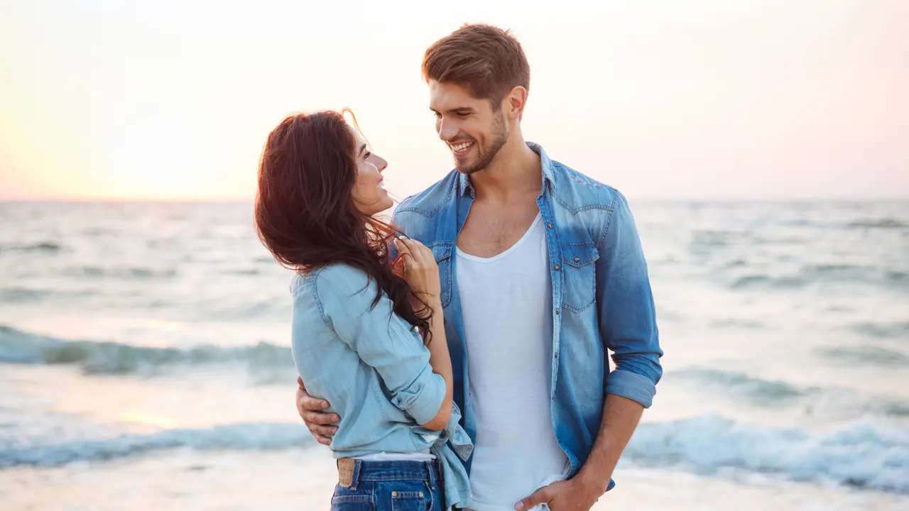 pasangan cinta