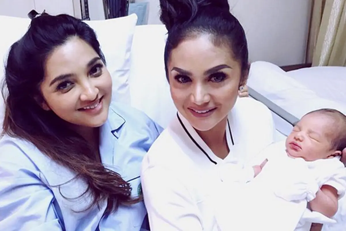 [Bintang] Ashanty dan Krisdayanti