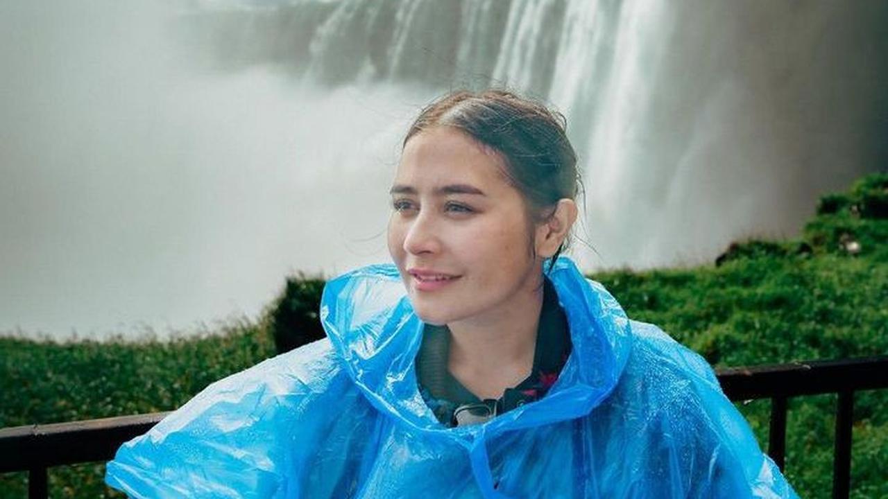 Penampilan Prilly bikin salfok netizen. Potretnya dipuji cantik.<br>