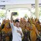 Ketua Fraksi Partai Gerindra DPRD Jatim, Gus Muhammad Fawait digandrungi emak-emak Jember. (Istimewa).