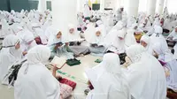 Peringati Isra Mikraj 1446 H, Ribuan Santri Darunnajah Gelar Khataman Al Aquran Sehari Penuh