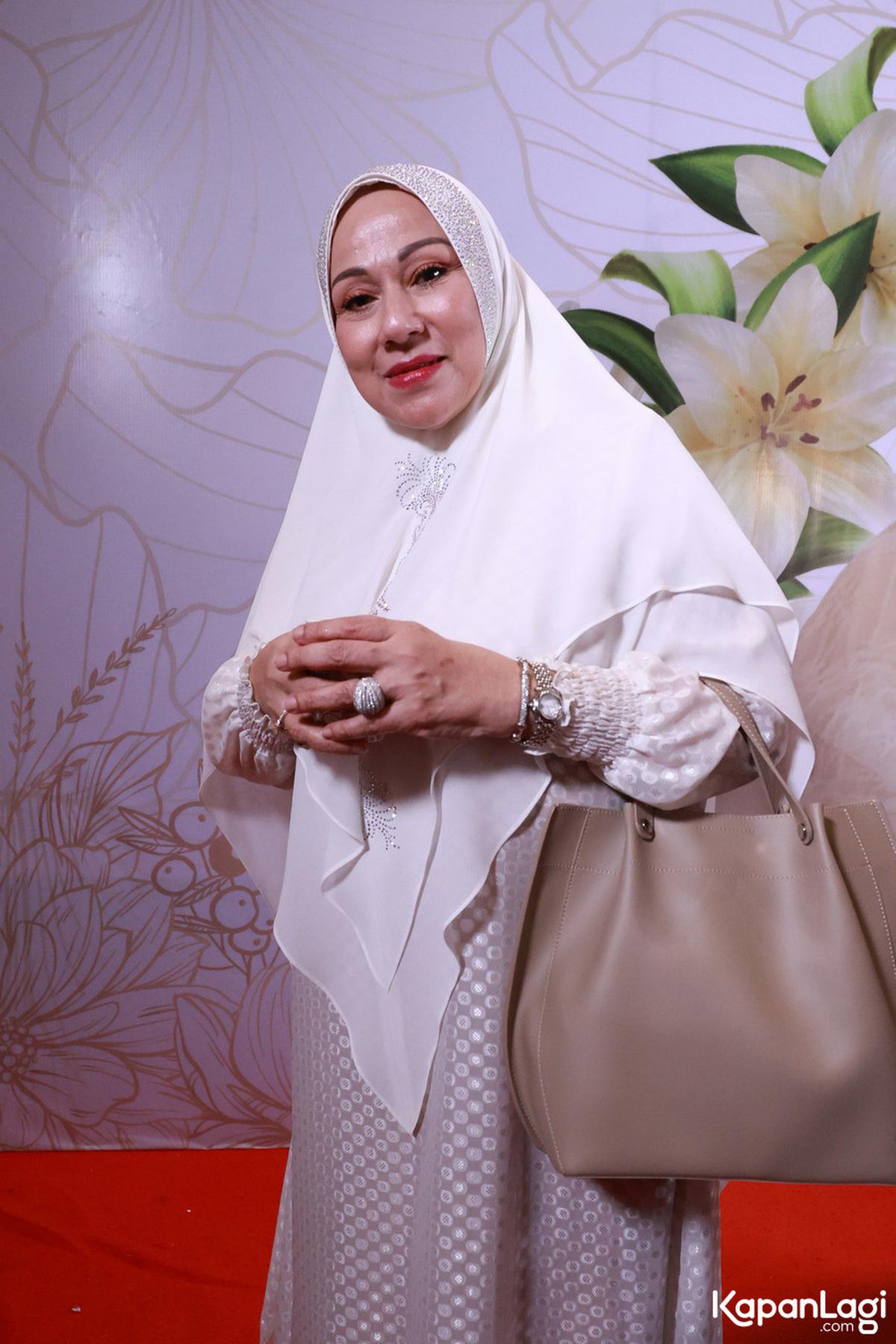 Camelia Malik Tersentuh Lihat Tahlilan Titiek Puspa: Kayak di Mekkah, Semuanya Putih