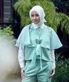 Sejak menikah, ada sejumlah artis cantik yang memutuskan untuk berhijab, dan salah satunya adalah Revalina S Temat. Gaya simple dan elegan ini menjadi ciri khas Reva sejak berhijab yang pastinya patut ditiru. (Instagram/vatemat)