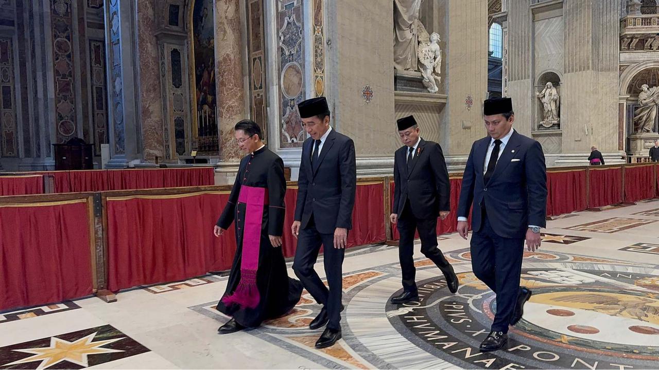 Jokowi hadiri upacara pemakaman Paus Fransiskus