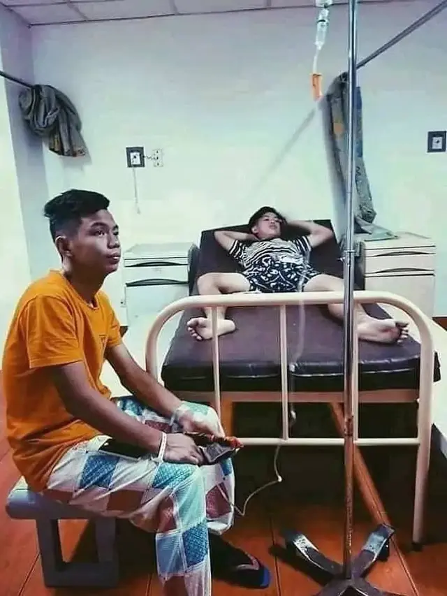 Bikin Susah, Ini 10 Potret Nyeleneh Orang saat Jenguk Teman di Rumah Sakit