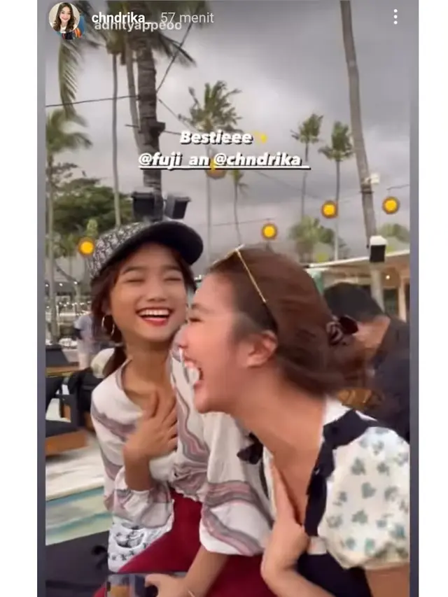 Disebut Bestie, Ini 6 Potret Akrab Fuji dan Chandrika Chika di Bali