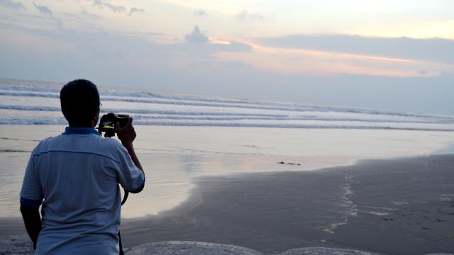 Memotret Keindahan Pagi Pantai Panjang Bengkulu Regional