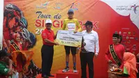 Pembalap Team Sapura Cycling, Jesse Ewart, berhasil mempertahankan yellow jersey hingga etape IV Tour de Singkarak 2018, Rabu (7/11/2018). (dok. Tour de Singkarak 2018)