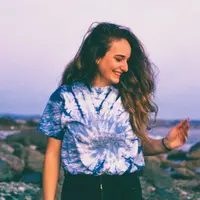 tie dye fashion | pexels.com/@cameron-yartz-2341223