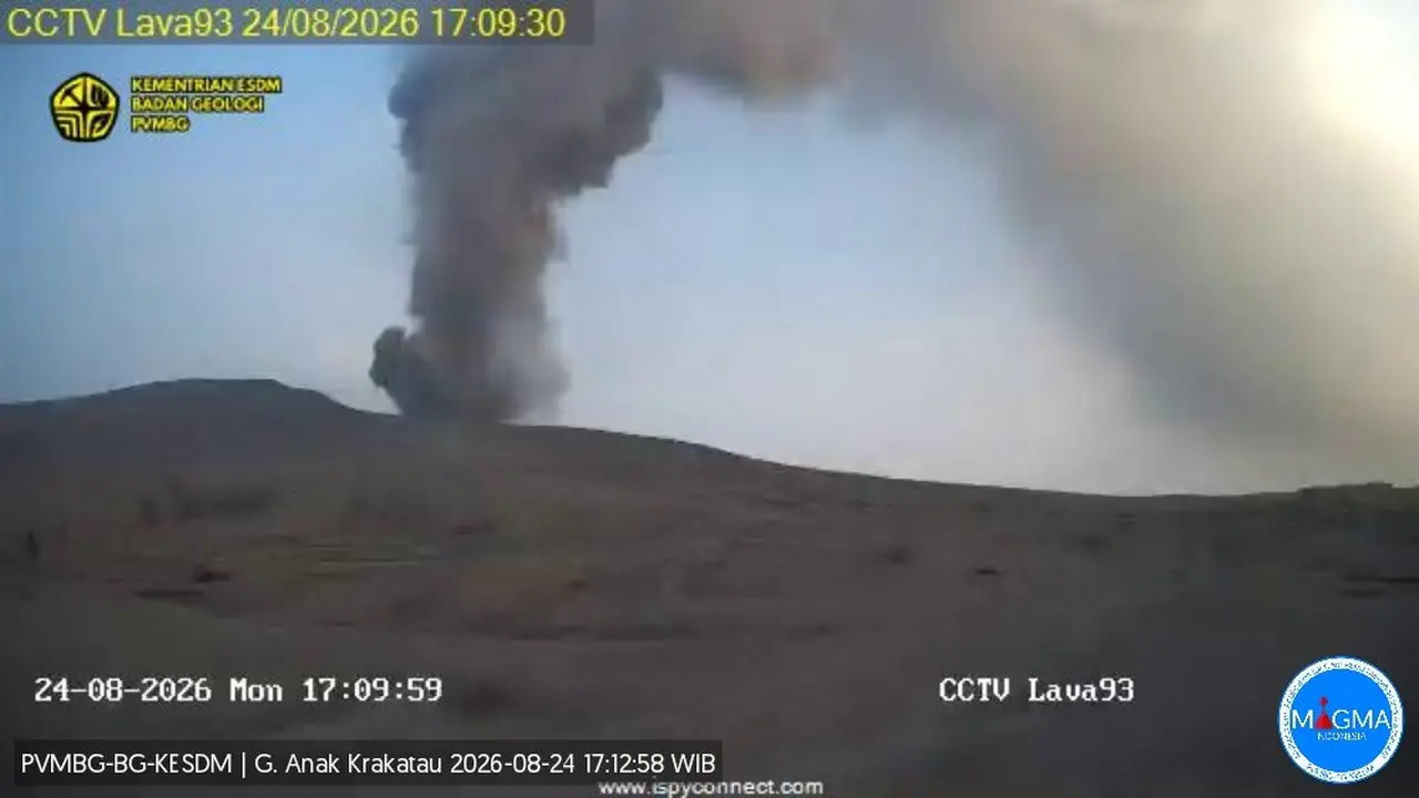 Gunung Anak Krakatau Meletus 11 Kali dalam Sehari