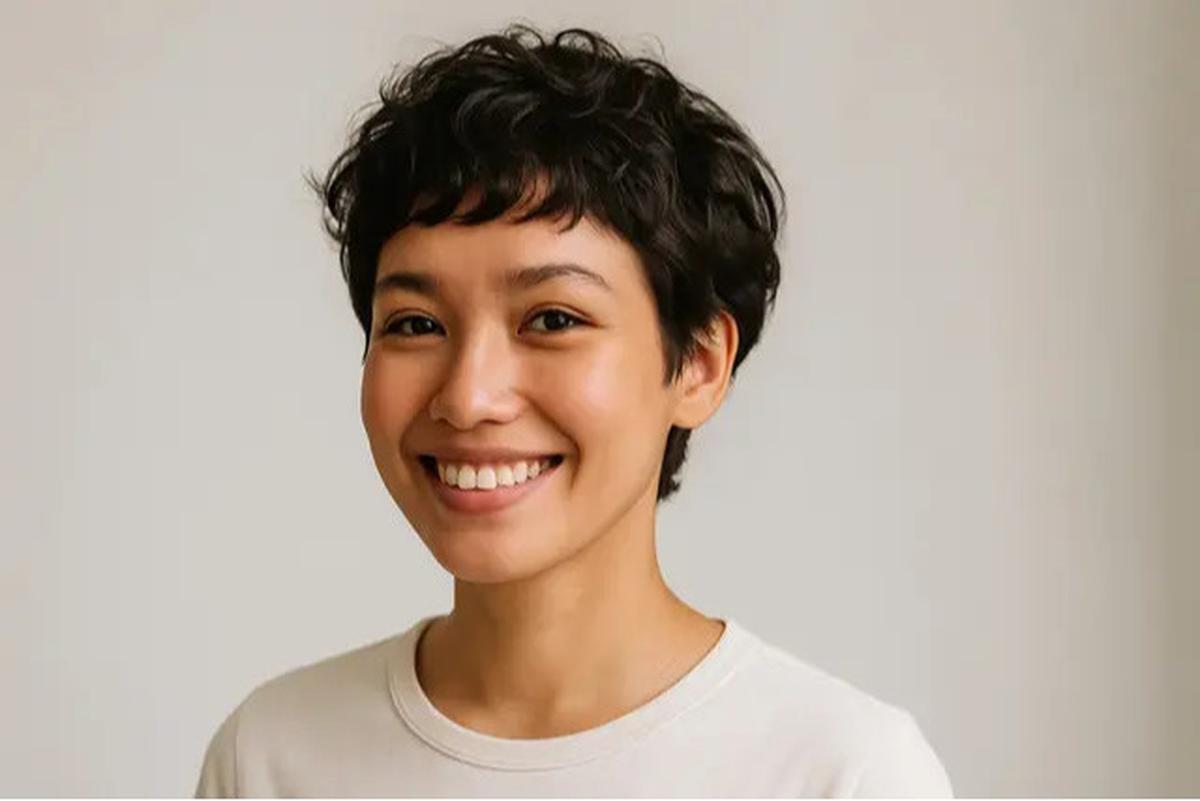 7 Potongan Rambut Pendek Keriting Mengembang, Tampil Fresh dan Natural