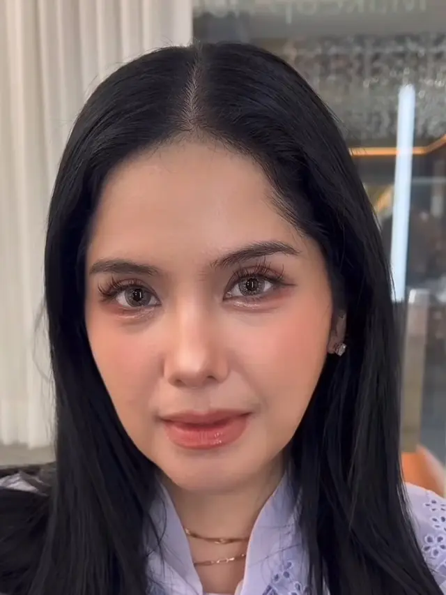Annisa Pohan Dirias oleh MUA Korea Selatan. [@eco_subin]
