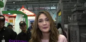 Luna Maya mengaku baru pertama kali datang ke Jakarta Fair, seperti apa kehobohan Luna Maya? Simak hanya di Bintang.com