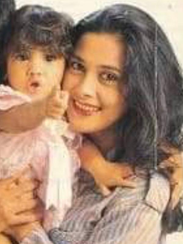 Potret kompaknya ibu-anak, Lydia Kandou dan Naysila Mirdad sejak dulu. (Sumber: Instagram/@lydiakandou_)