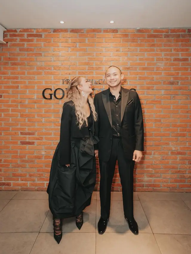 6 Gaya Bucin Serasi Bunga Citra Lestari dan Tiko Aryawardhana yang Selalu Hadiri Event Bersama