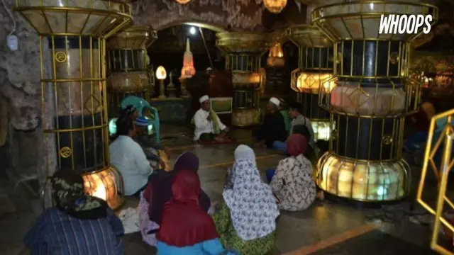 WHOOPS: Unik, Pesantren Ini Terletak di ‘Perut Bumi’