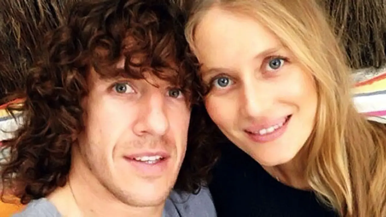 puyol-dan-istri-130909b.jpg