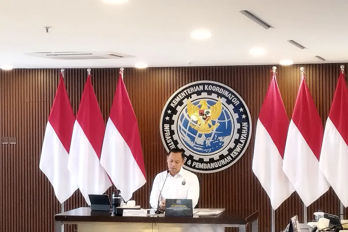 Menko Bidang Infrastruktur dan Pembangunan Kewilayahan, Agus Harimurti Yudhoyono (AHY) saat Rapat Koordinasi Penanganan ODOL yang digelar Rabu (17/7/2025). (Foto: Liputan6.com/Gagas Y)