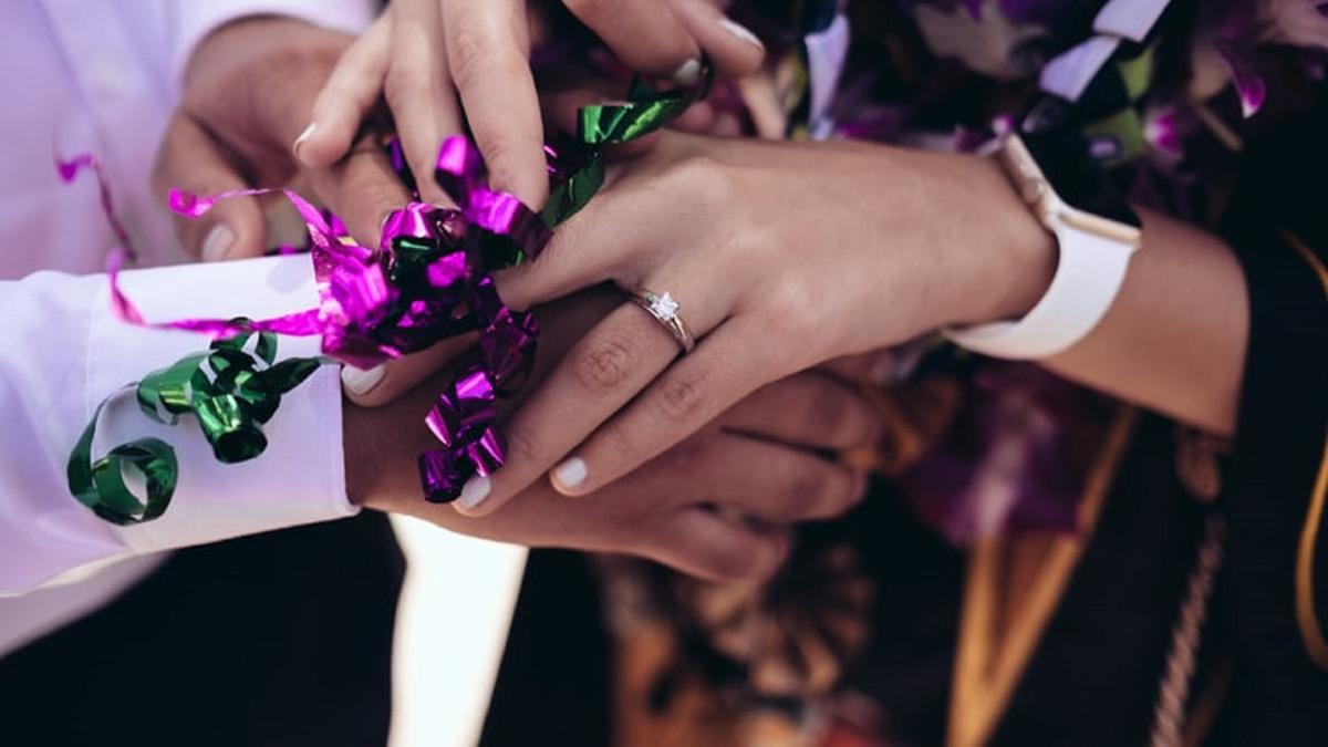 Masih Bingung Cincin Nikah Dipakai di Jari Mana? Ini Penjelasannya