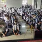 Siswa Baru di Sulsel menerima materi dari Kemenkominfo dan Siber Kreasi (Liputan6.com/Istimewa)