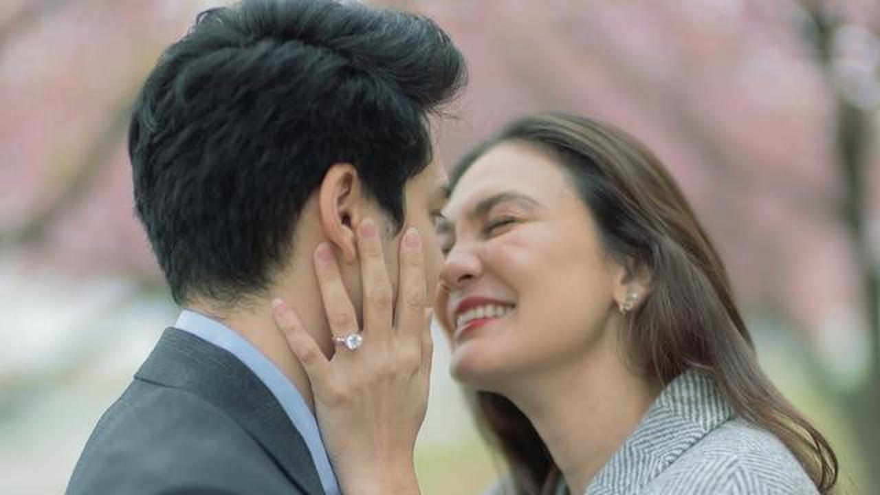 10 Cincin Lamaran Artis di Tahun 2025 yang Memukau, Kilau Romansa