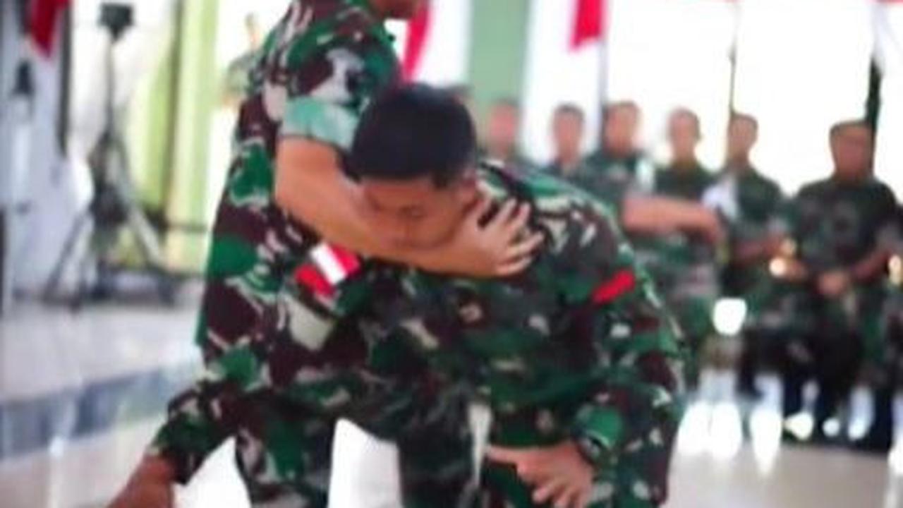 Ajari Prajurit Bela Diri
