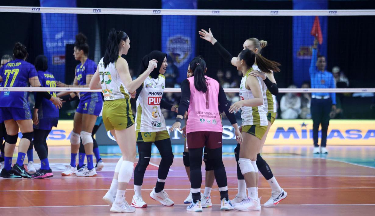 Gresik Phonska Plus Pupuk Indonesia kini mengoleksi 12 poin dan memimpin puncak klasemen sementara Proliga 2026. (Dok. PBVSI)