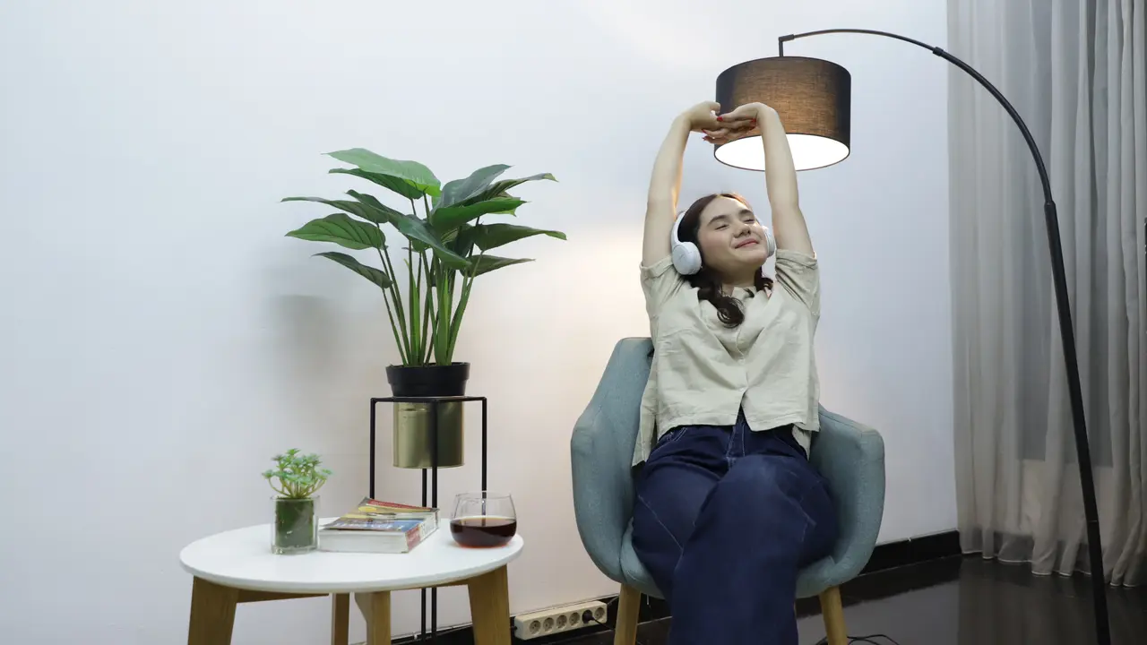 wanita november headphone stretch