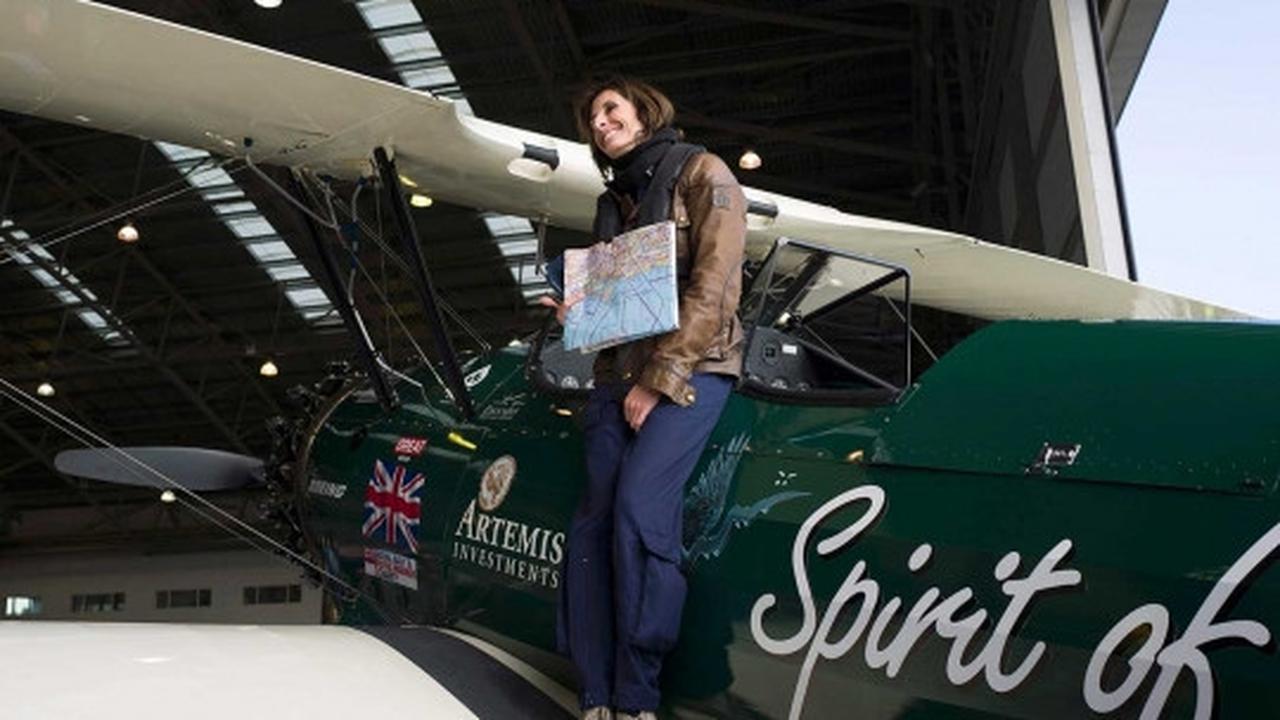 Pilot cantik ini akan terbang lintasi 23 negara sendirian