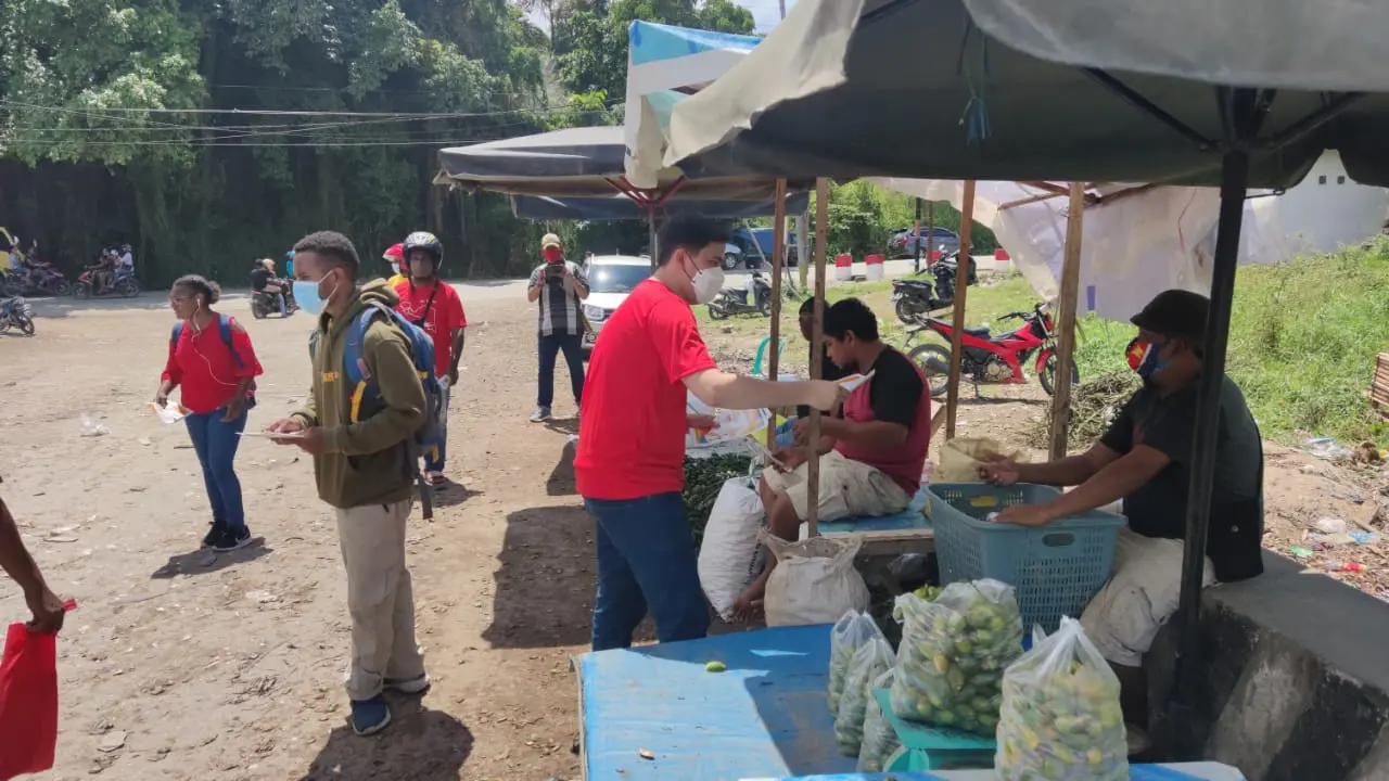 Serbuan Vaksinasi TNI Jelang PON di Papua