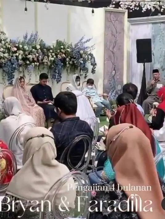 Faradilla Yoshi dan Bryan Mckenzie  tasyakuran 4 bulanan .(Instagram/faradillayoshi)