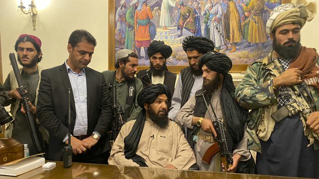 FOTO: Taliban Duduki Istana Kepresidenan Afghanistan