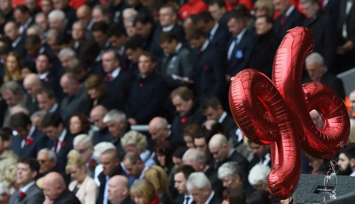6.	Balon berbentuk angka 96 saat peringatan 26 tahun Tragedi Hillsborough di Stadion Anfield, Liverpool, Inggris. Kamis (15/4)
