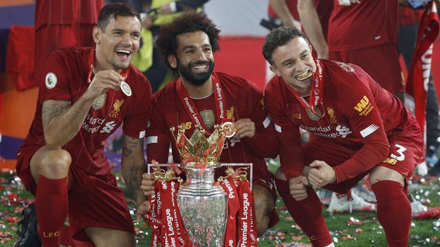 Liverpool Resmi Angkat Trofi Juara Premier League 2019-2020