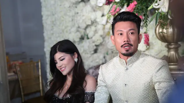 [Bintang] Denny Sumargo dan Dita Soedarpo