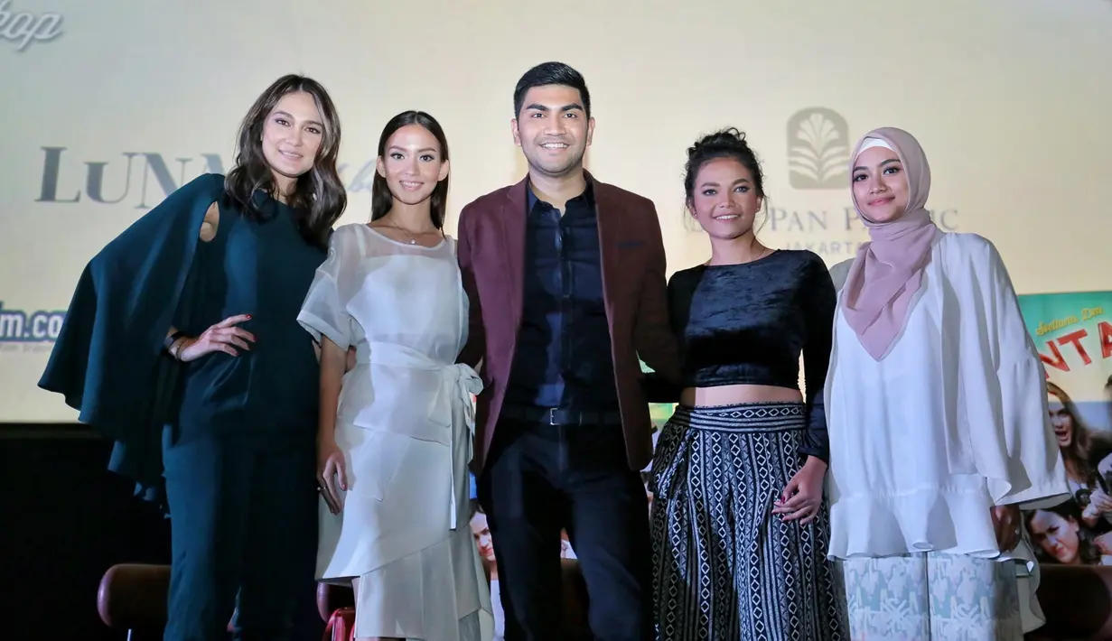 Citra tidak mau keterlibatannya dalam akting, memunculkan anggapan orang memanfaatkan aji mumpung. Makanya untuk mengatisipasi itu, ia banyak belajar hingga sekolah akting. (Adrian Putra/Bintang.com)