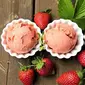 Ilustrasi es krim stroberi - Image by silviarita from Pixabay