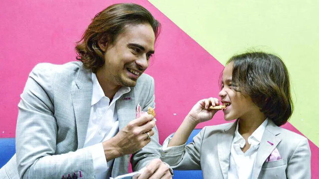 Mengenang Kembali Kekompakan Ashraf Sinclair dan Putranya Noah